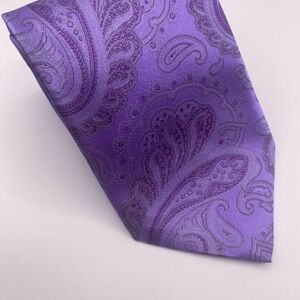 Brioni Elegant Purple Paisley Tie